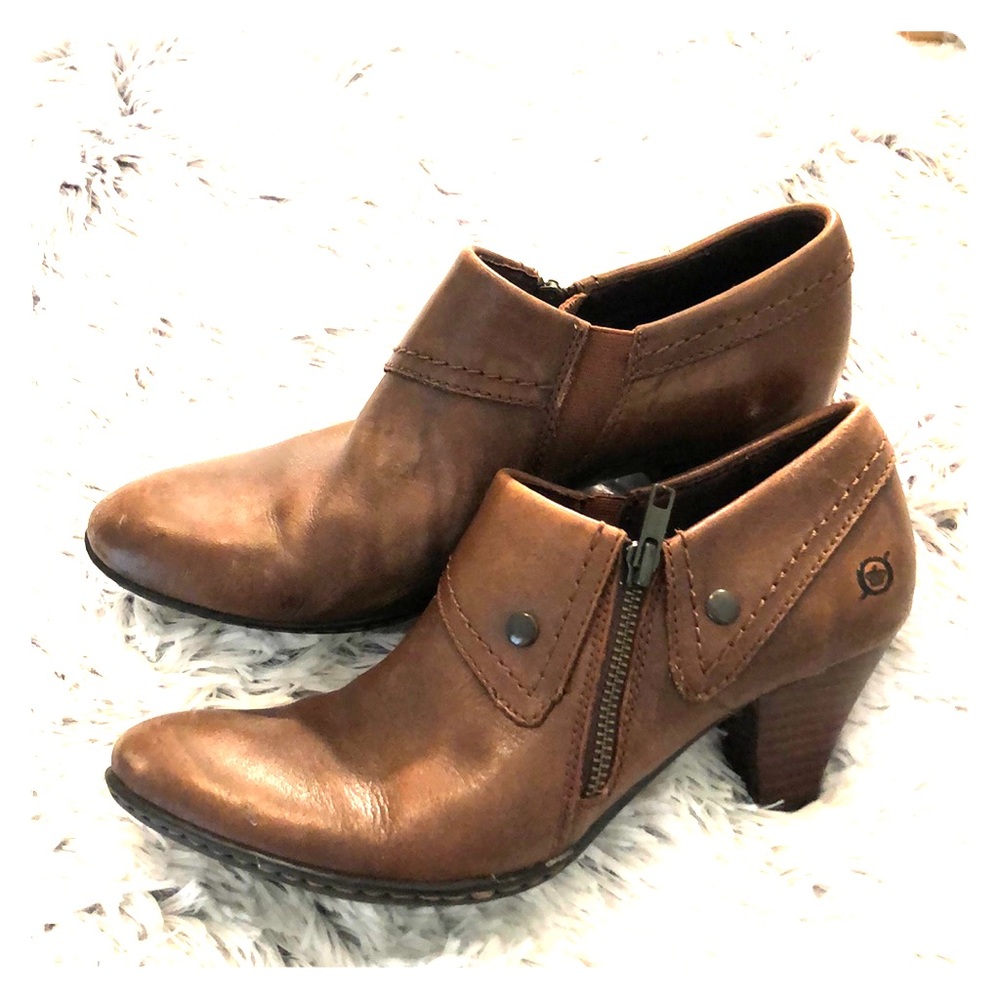 Born leather ankle boots size 8.5